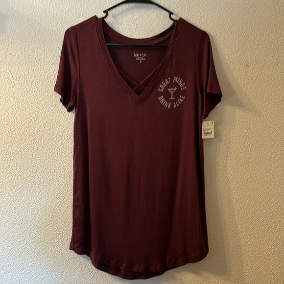 NWT Zoe & Live “great minds drink alike” tee size small - Picture 1 of 5